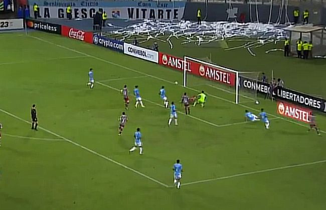 Fluminense vira com 2 de Cano e vence peruanos na estreia de Marcelo