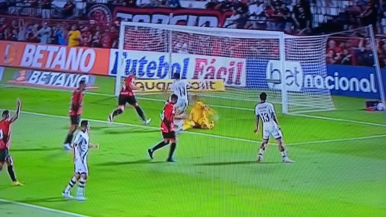 Fluminense perde de virada para o Atlético-GO no Brasileirão