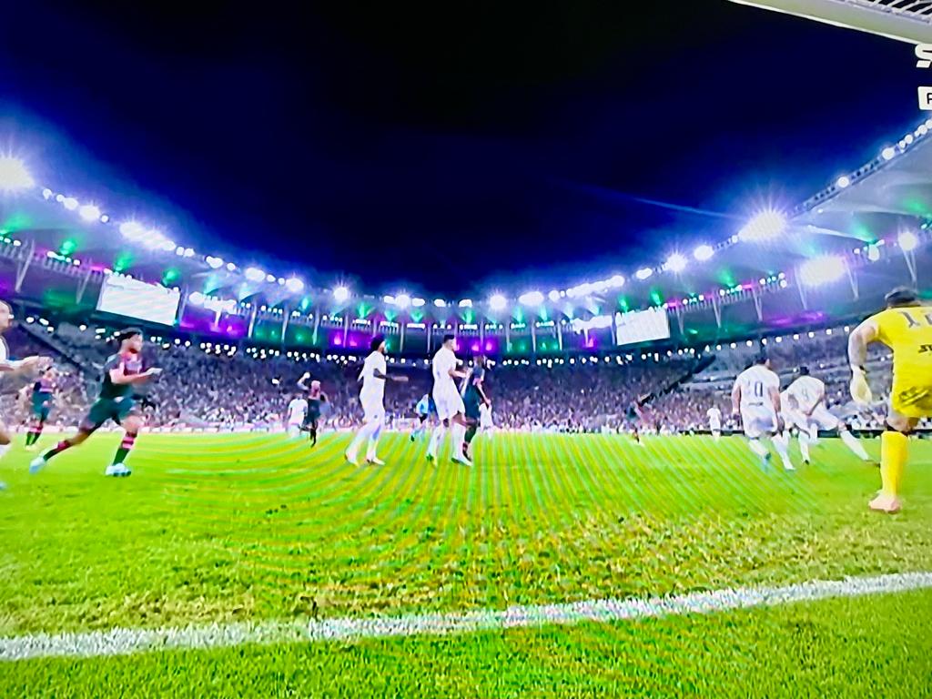 Fluminense e Corinthians fazem jogo de trocação em empate marcado por golaços