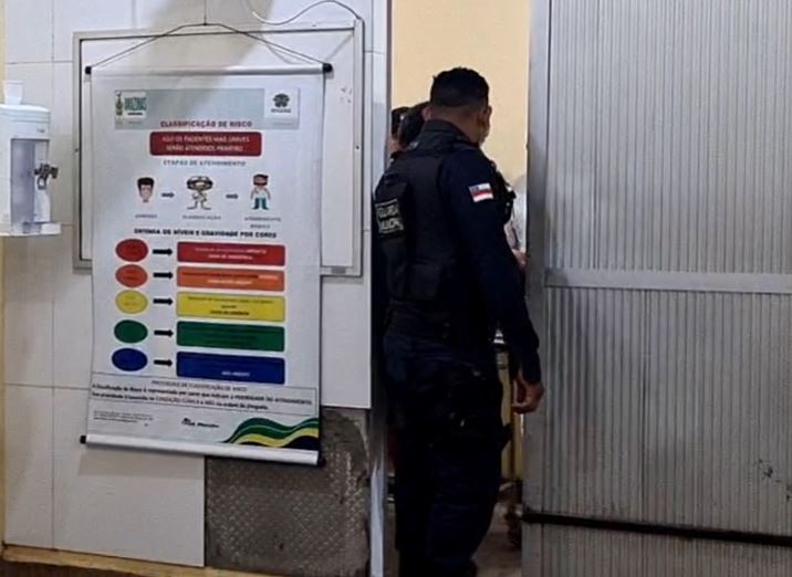 Casal é baleado enquanto conversava na calçada de casa no Amazonas