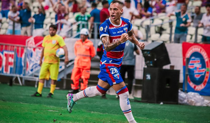 Fortaleza bate o Vitória em noite de Breno Lopes inspirado e cola no G6