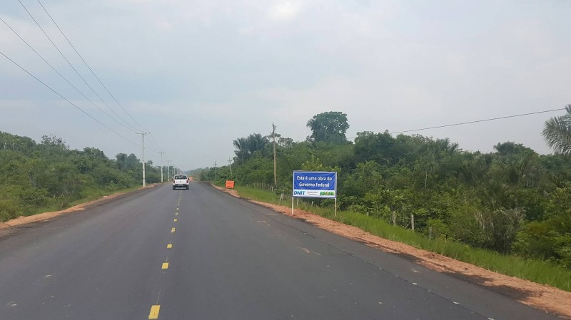 Homem morre após carro capotar durante acidente grave na BR-319