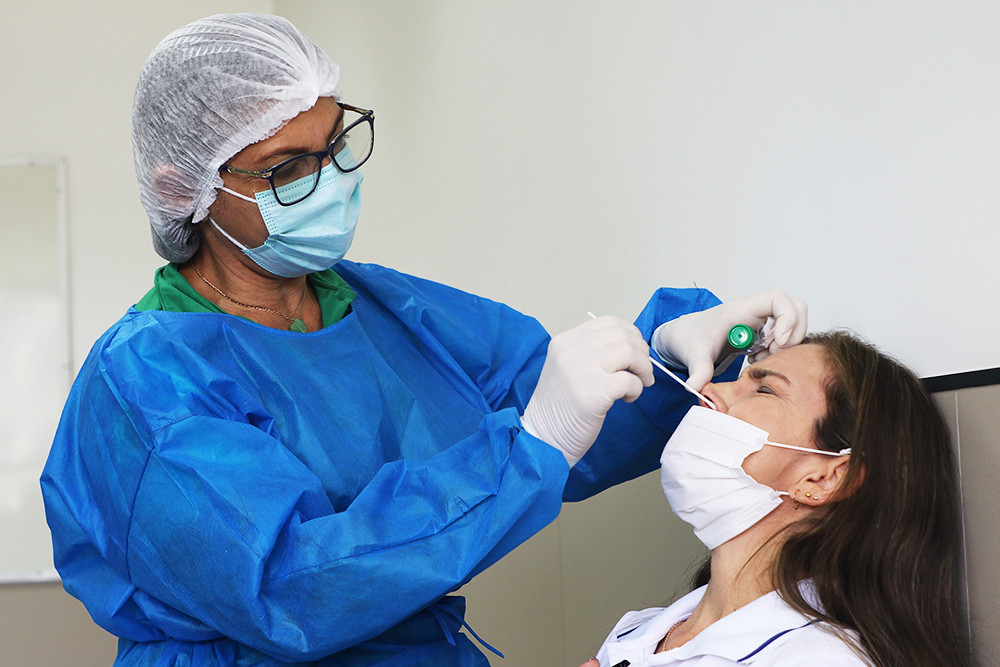 Amazonas tem redução de 44% na média diária de casos de Covid-19