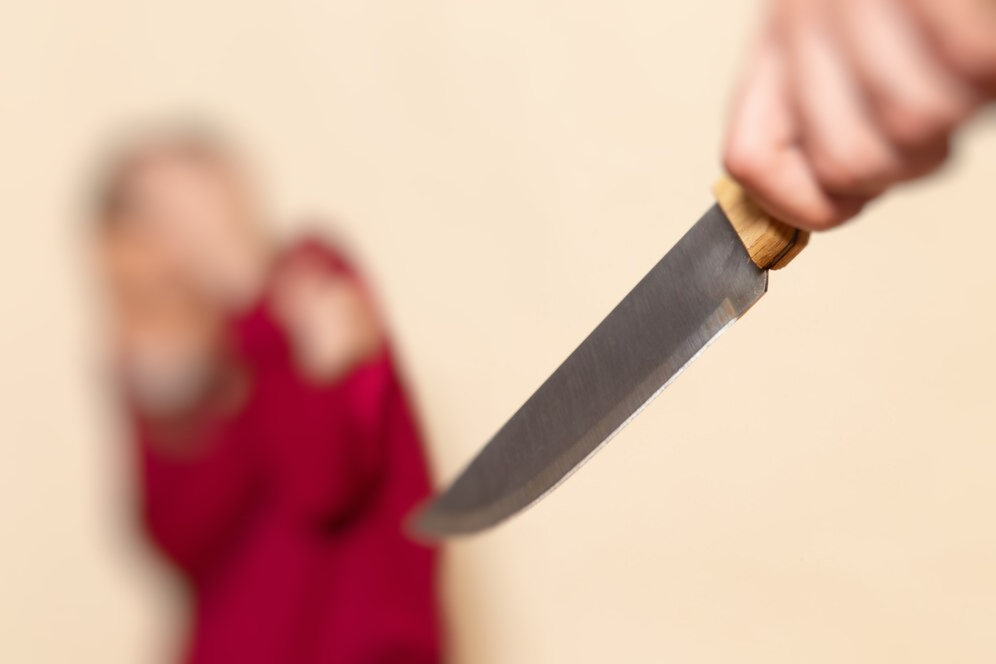 Casal se esfaqueia durante briga em apartamento no Novo Aleixo