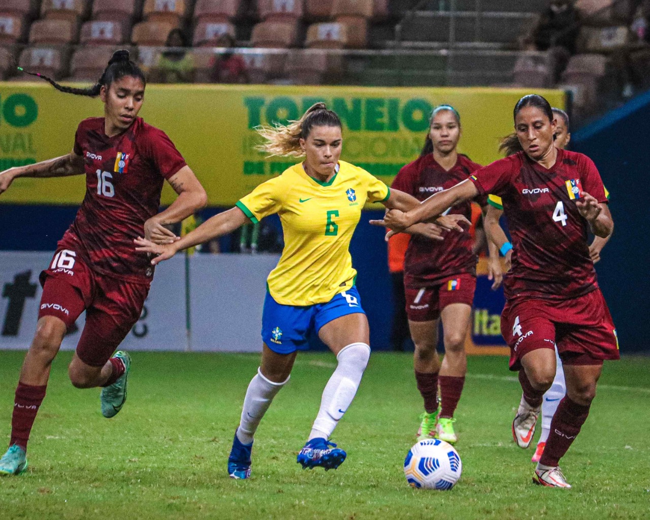 Com Marta, Brasil vence a Venezuela por 4 a 1 na Arena da Amazônia