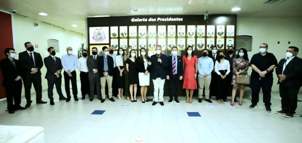 Mais 18 aprovados em concurso público do TCE tomam posse em Manaus