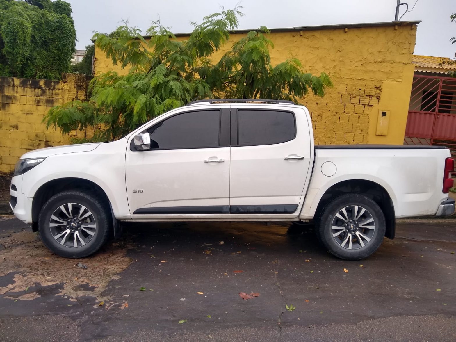 Em menos de uma hora, carro roubado é recuperado em Manaus