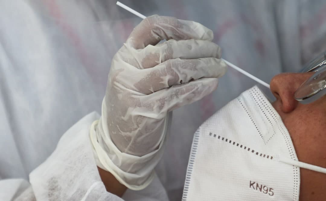 Amazonas registra uma morte e mais 99 novos casos de Covid-19