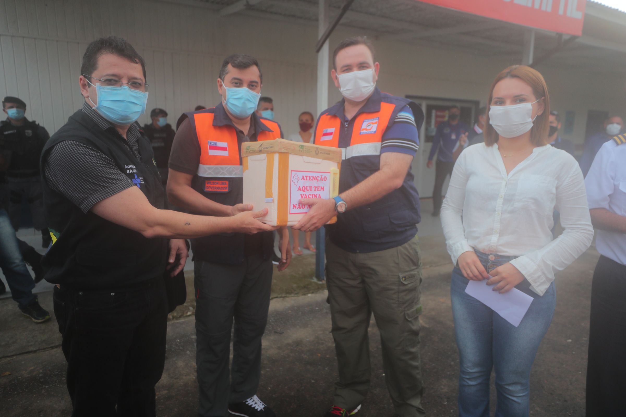 Vacinas contra Covid-19 e auxílio estadual são entregues em Eirunepé