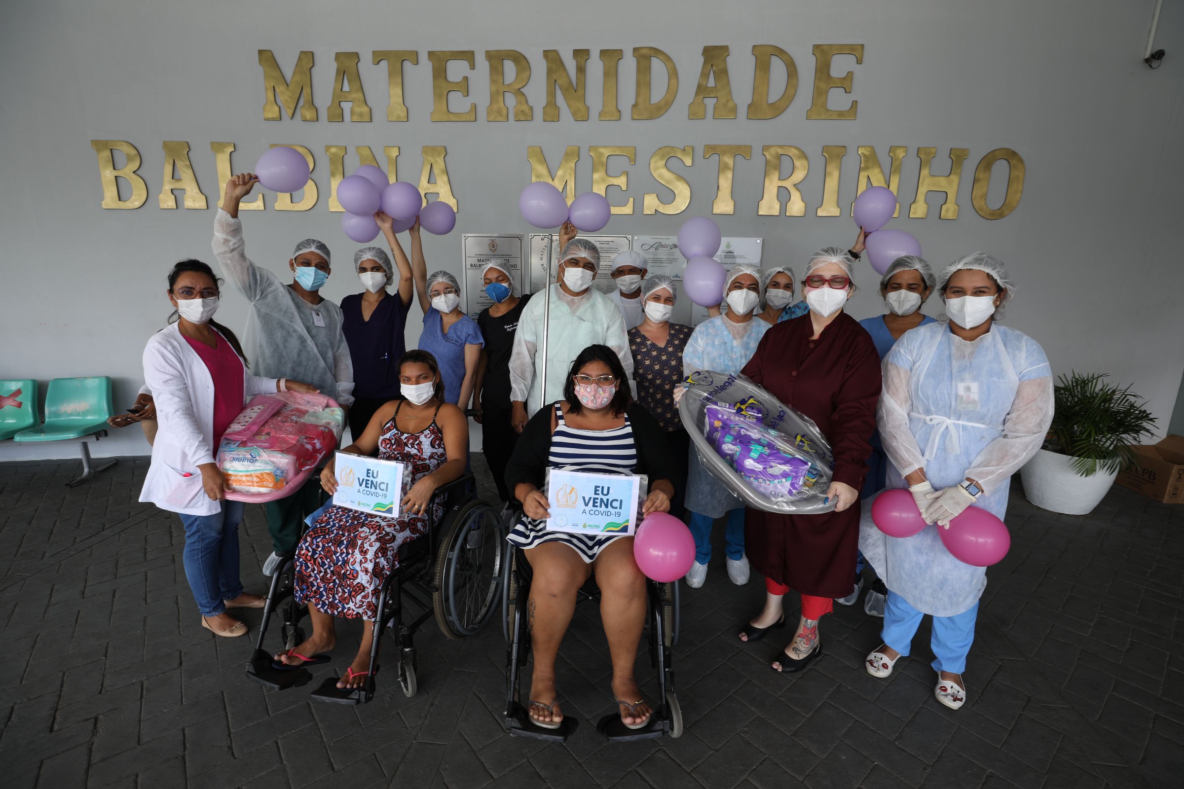 Pacientes recebem alta na Maternidade Ana Braga após vencerem a Covid-19