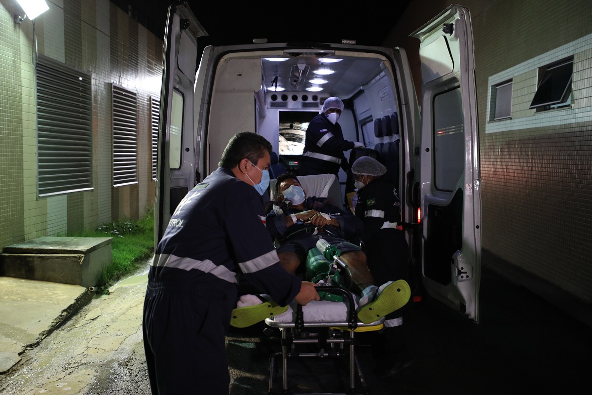 Mais seis pacientes de Coari são transferidos para Manaus nesta sexta