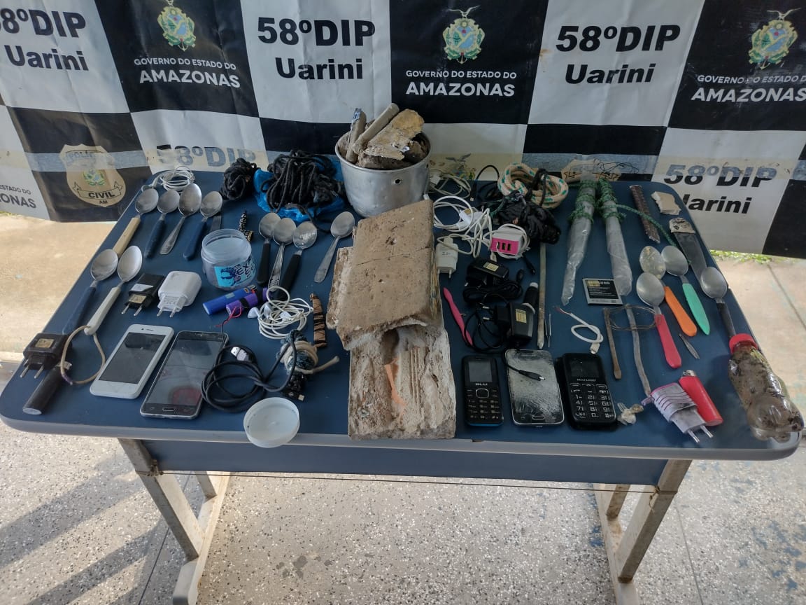 Polícia encontra facas e drogas durante revista em celas no Amazonas