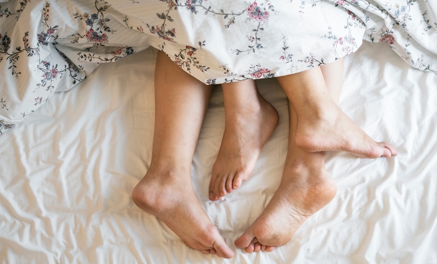 Religiosos são mais satisfeitos com suas vidas sexuais, diz estudo britânico