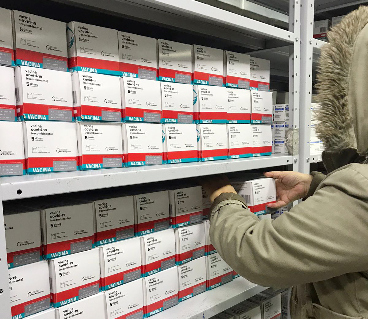 Amazonas recebe 280 mil doses de vacina contra Covid-19 nesta sexta