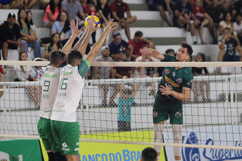 Manaus Vôlei vence Aprov/Chapecó por 3 sets a 1 na Superliga B