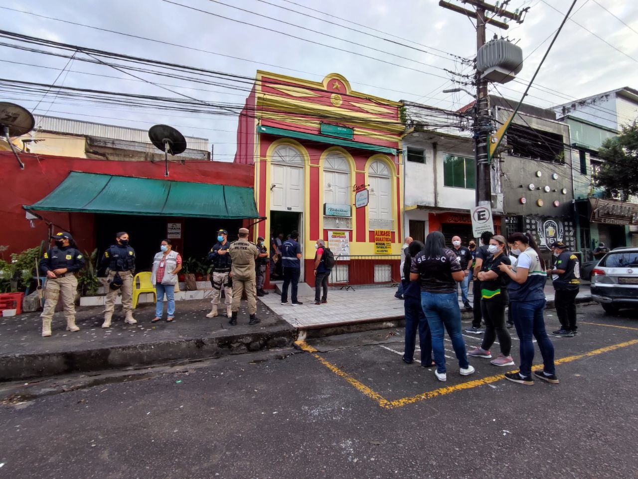 Hotéis no Centro de Manaus são interditados após fiscalização 