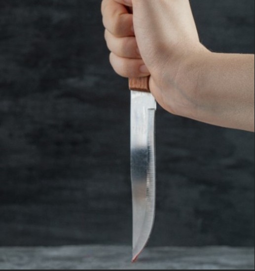 Mulher fere namorado no rosto durante briga no Jorge Teixeira 