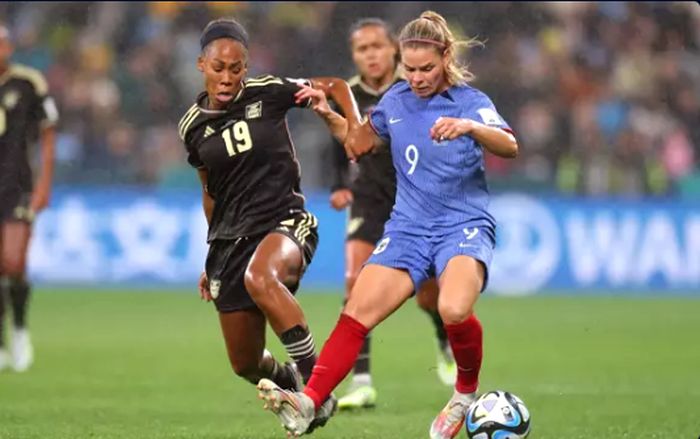 Técnico diz que futebol feminino será futuro esporte da Jamaica