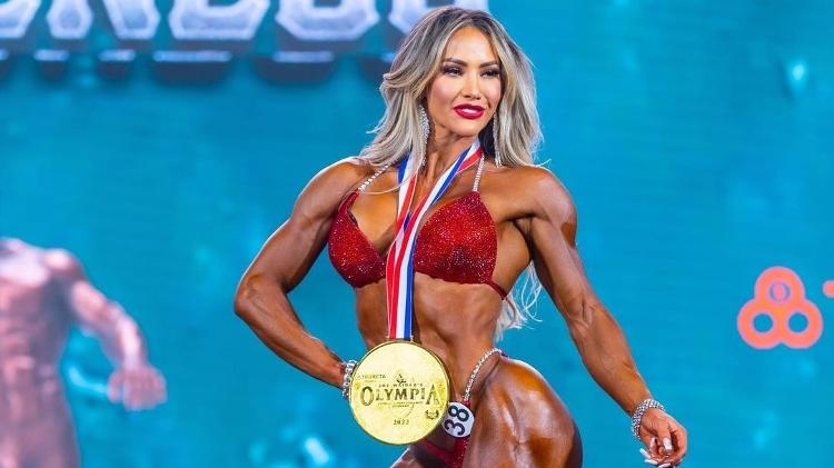 Quem é a fisiculturista brasileira que ganhou fama como 'Ferrari humana'