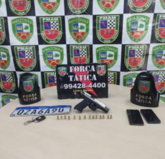 Dupla é presa com arma e carro com marcas de tiro no União da Vitória