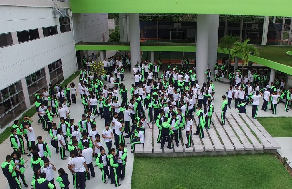 Alunos da Fundação Matias Machline em Manaus denunciam inspetora por abuso de poder