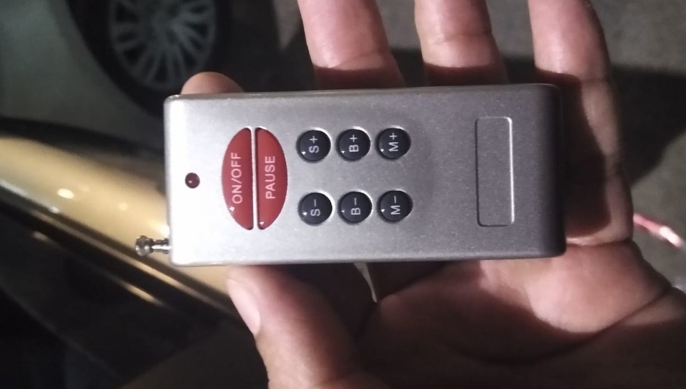 Homem é preso após furtar objetos de carro em estacionamento em Manaus