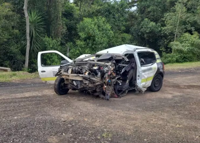 Jovens morrem e outras quatro pessoas ficam feridas em acidente no Paraná