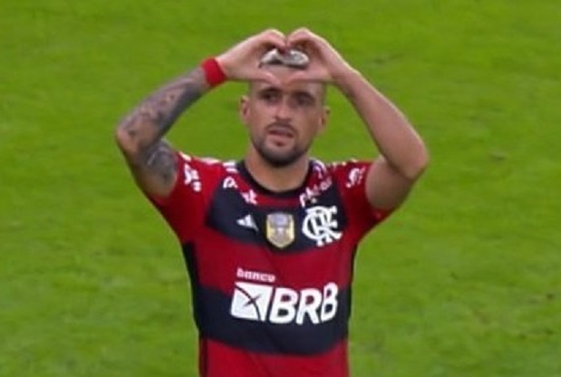 Gabigol e Arrascaeta marcam e Flamengo vence o Fortaleza no Brasileirão