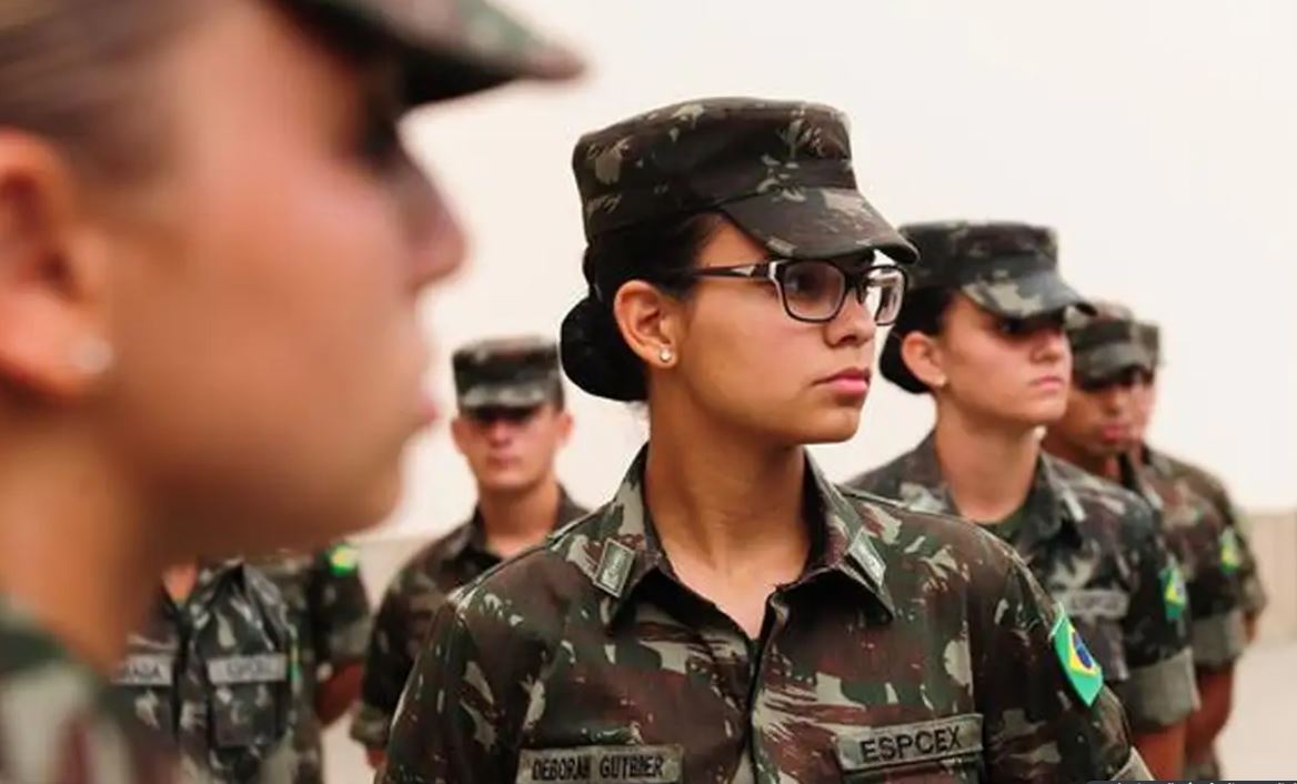 Exército lança editais de concurso com salários de até R$ 8 mil