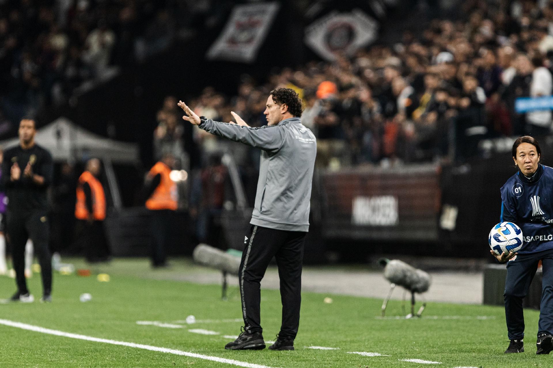 Corinthians estreia no Brasileiro contra técnico que frustrou plano em 2023
