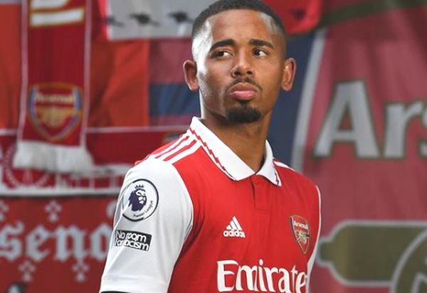 Arsenal descarta jogador do Palmeiras por lesão de Gabriel Jesus, diz jornal