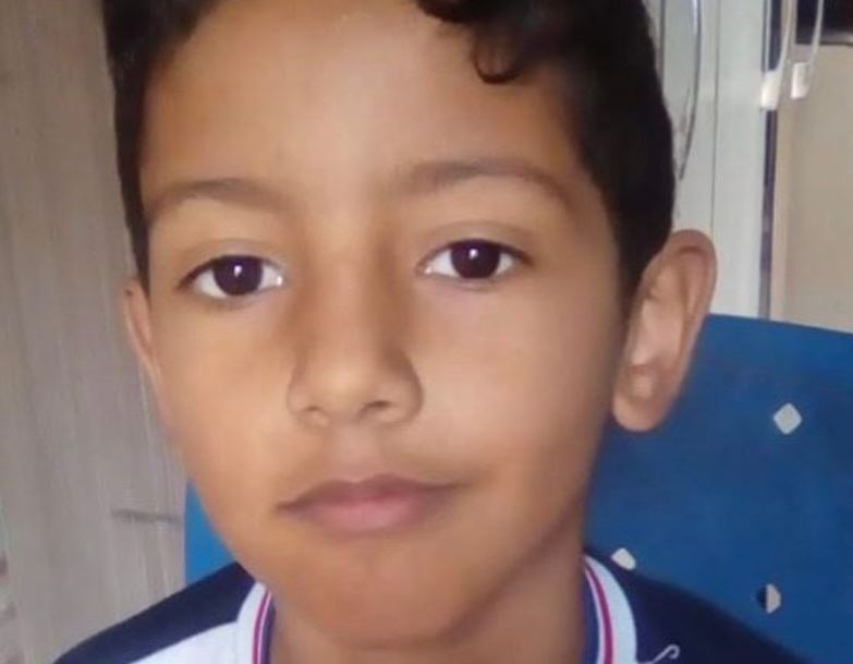 Criança desaparece misteriosamente após sair de casa em Manaus