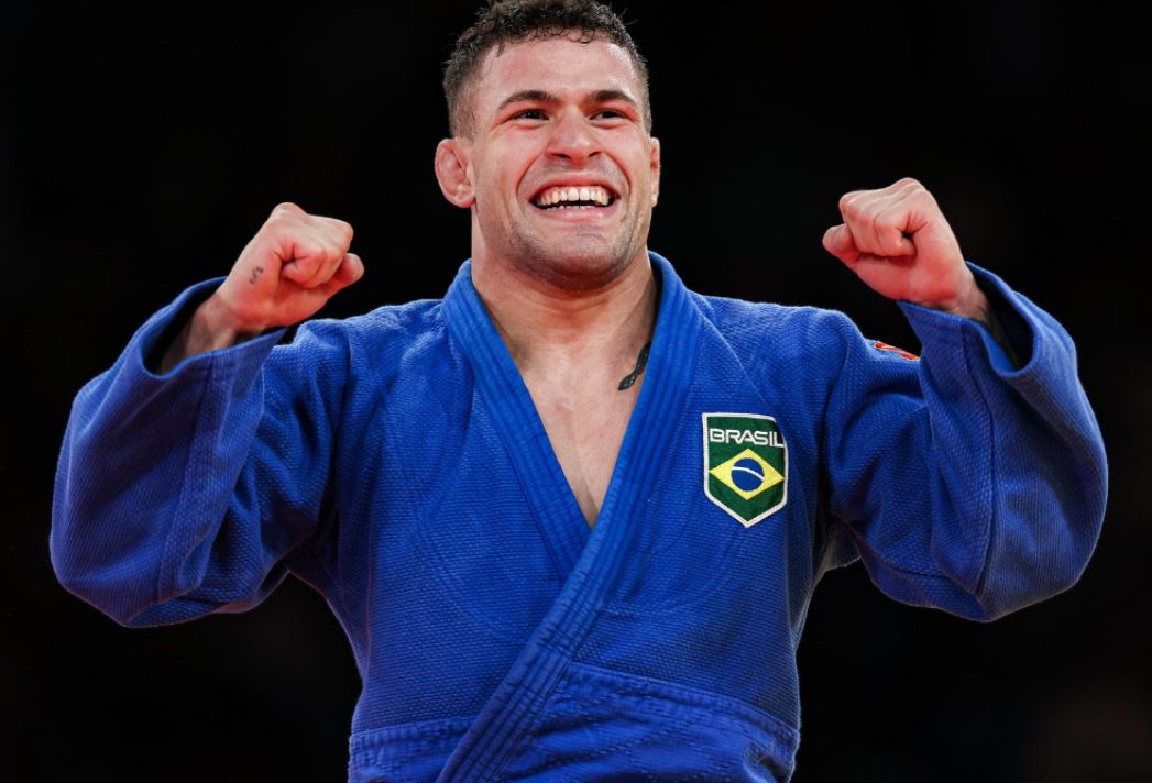 William Lima conquista medalha de prata para o judô nas Olimpíadas