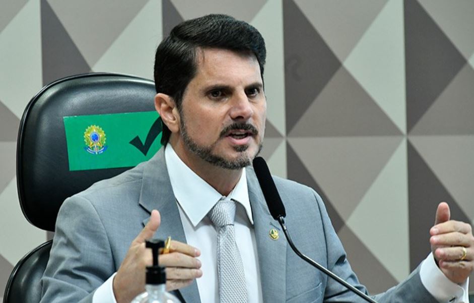 Após mudanças, CCJ volta a analisar regras de acesso a armas 