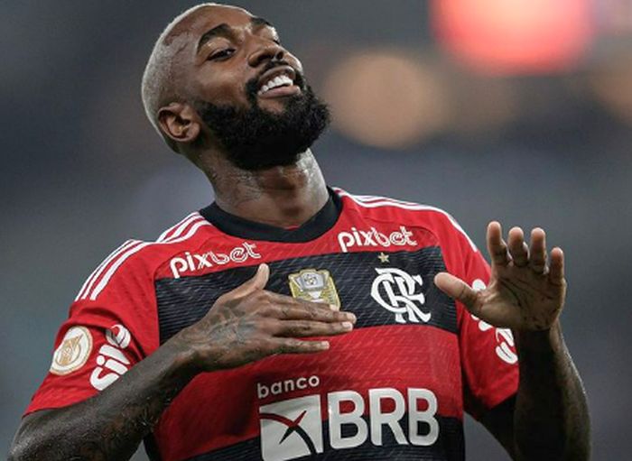Rossi vence disputa e ajuda Flamengo a ter sucesso em prioridade de Tite