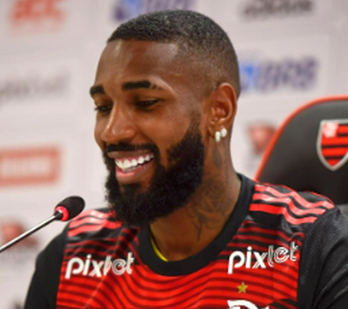 Investidor em pizzaria, Gerson volta ao Flamengo de olho no campo e nos negócios