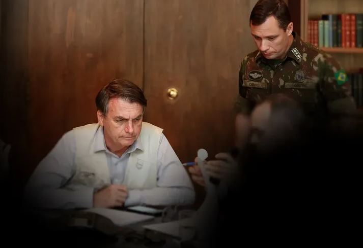 PF recebe do FBI e-mails entre Cid e loja que comprou Rolex de Bolsonaro