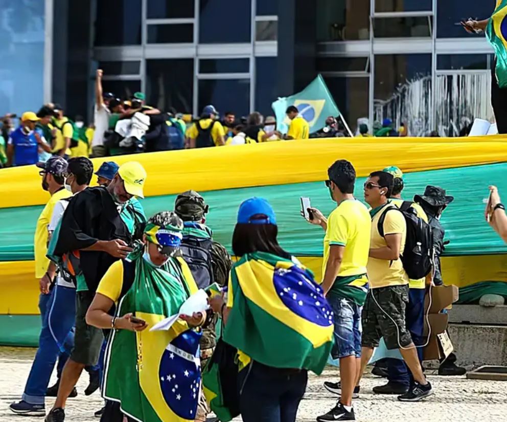 STF condena mais 29 réus por ataques em Brasília