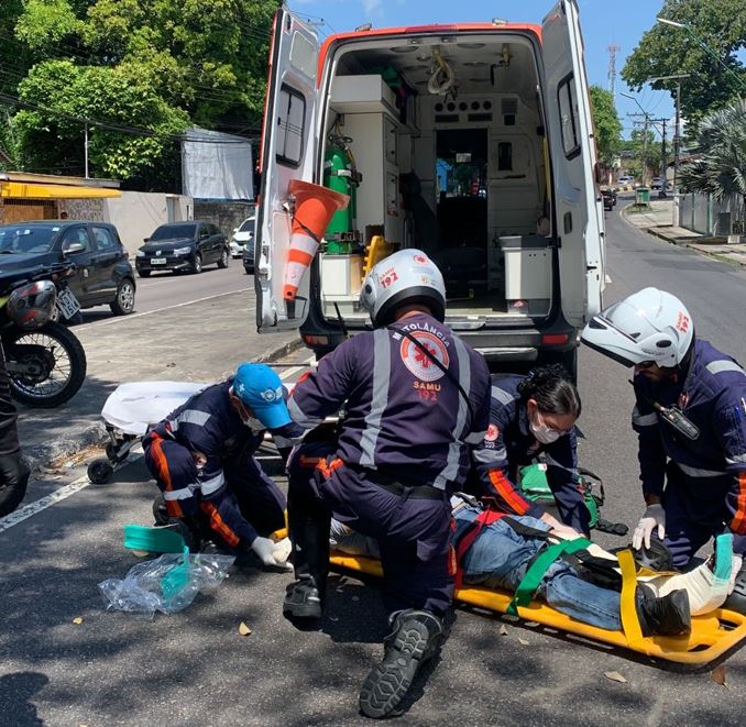 Homem fica ferido após motocicletas colidirem na av. Efigênio Sales