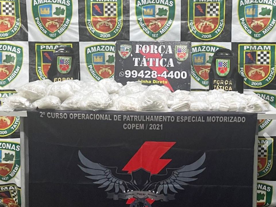 Jovem é preso ao ser flagrado com 3 mil trouxinhas de drogas em Manaus
