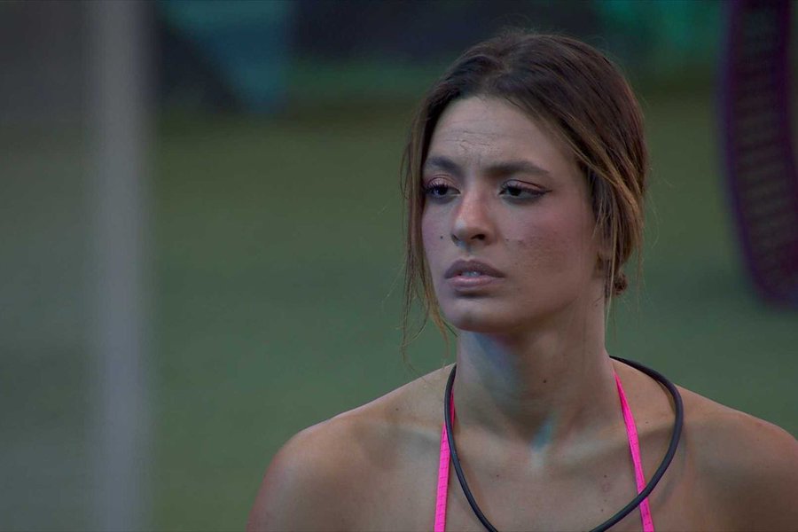 BBB24: Em conversa sobre intimidade Beatriz revela a brothers que é virgem