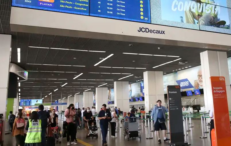 Apagão cibernético afetou voos da Azul e banco no Brasil