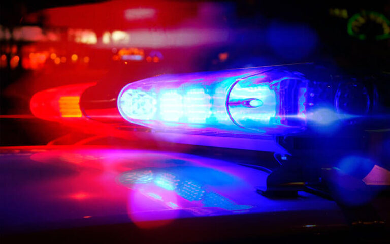 Suspeito mata homem, atira em mulher, tenta fugir e é agredido