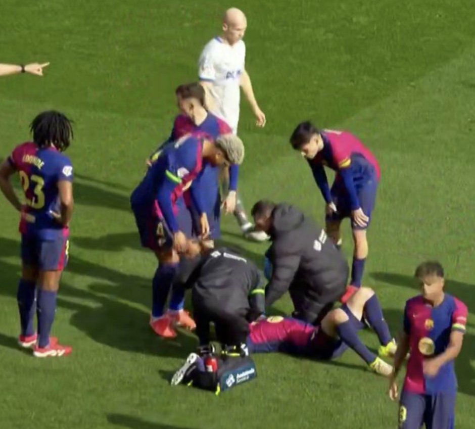 Joia do Barcelona sofre traumatismo craniano após choque de cabeça