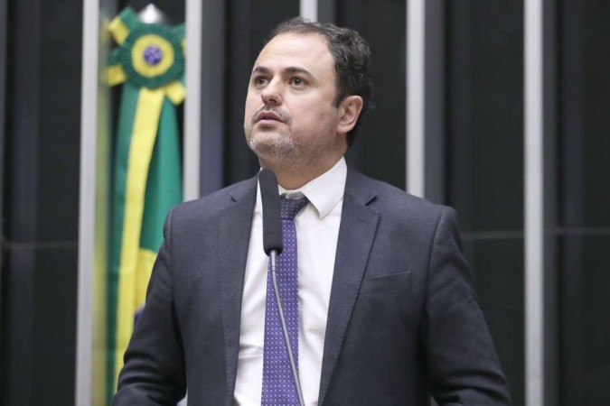 Deputado do PSOL pode ter mandato cassado após briga com militante do MBL