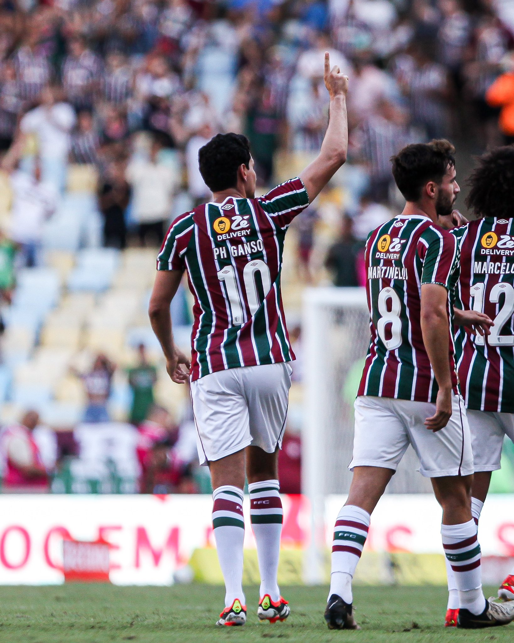 Fluminense vence Vasco por 2 a 1 em clássico disputado no Brasileirão