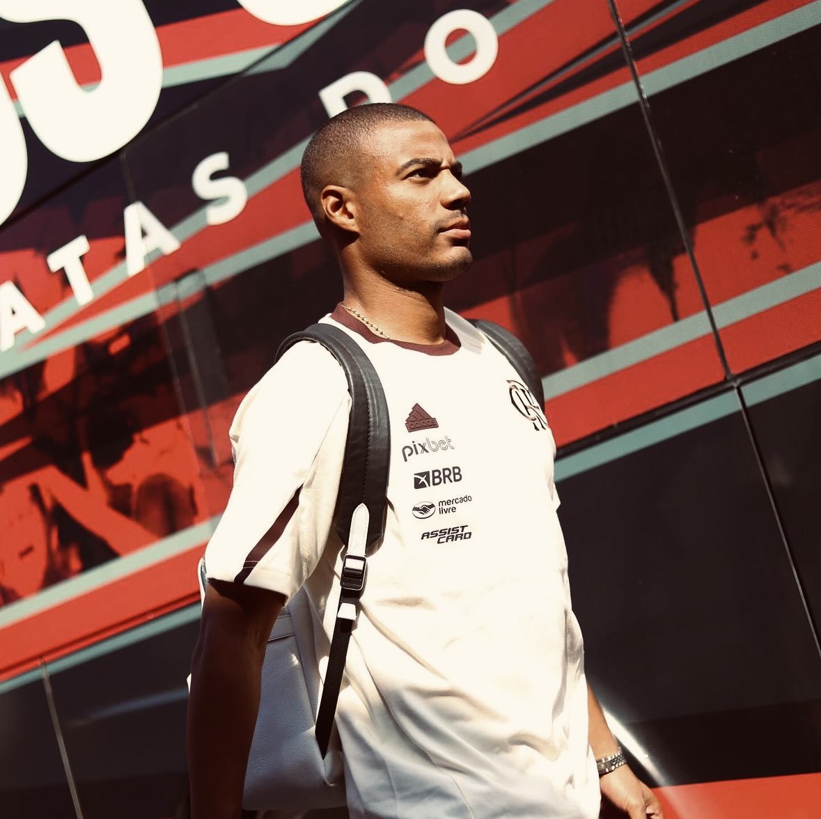 De la Cruz é reavaliado após lesão no jogo entre Amazonas e Flamengo