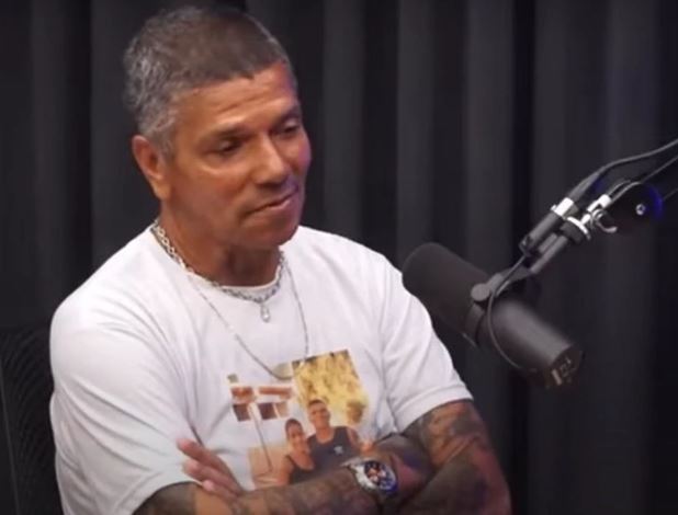 Serial killer 'Pedrinho Matador' é assassinado a tiros na frente de casa