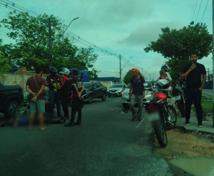 Homem fica ferido em acidente com moto em avenida de Manaus 