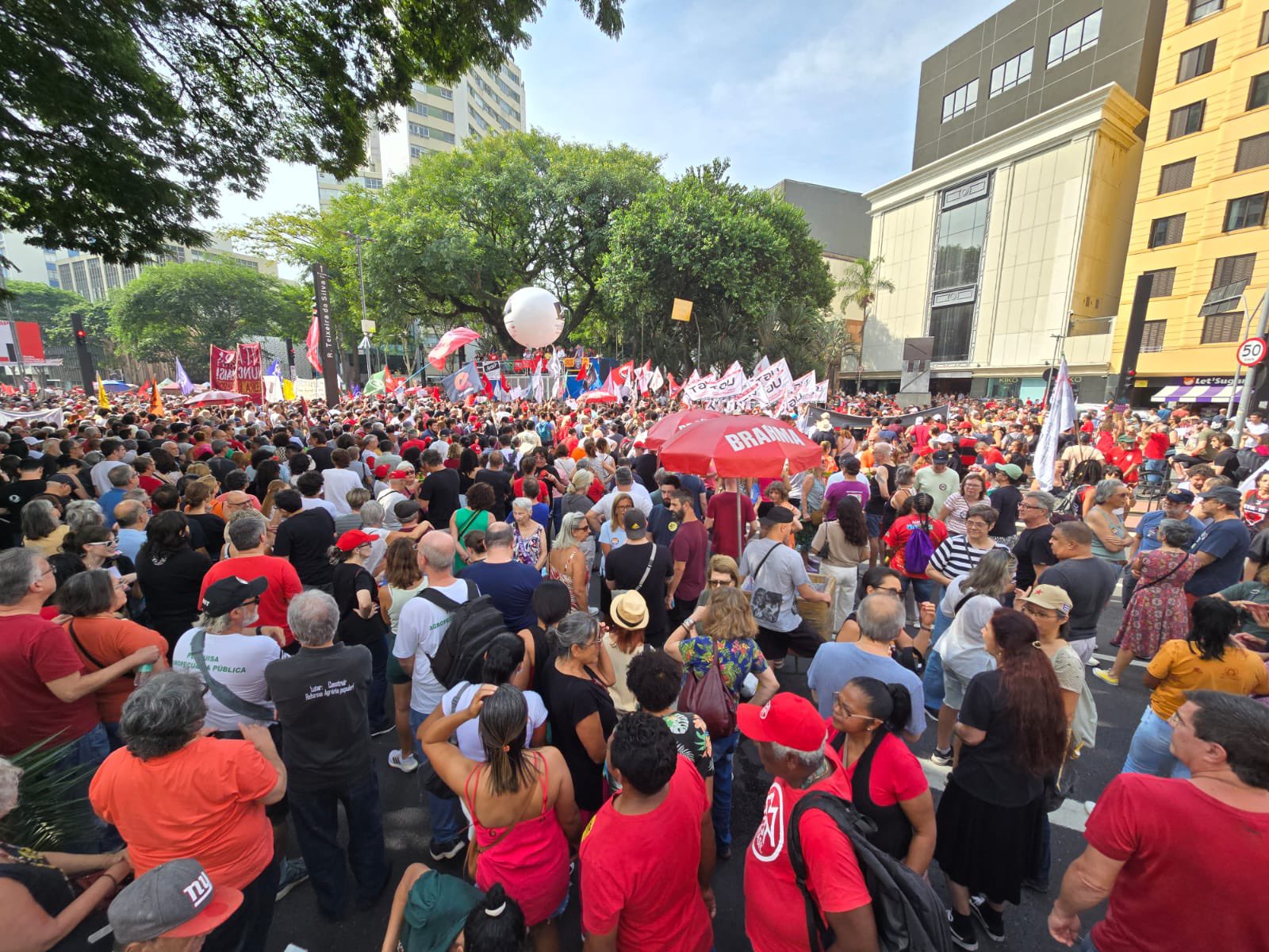 Esquerda faz atos dispersos pelo país contra anistia a Bolsonaro